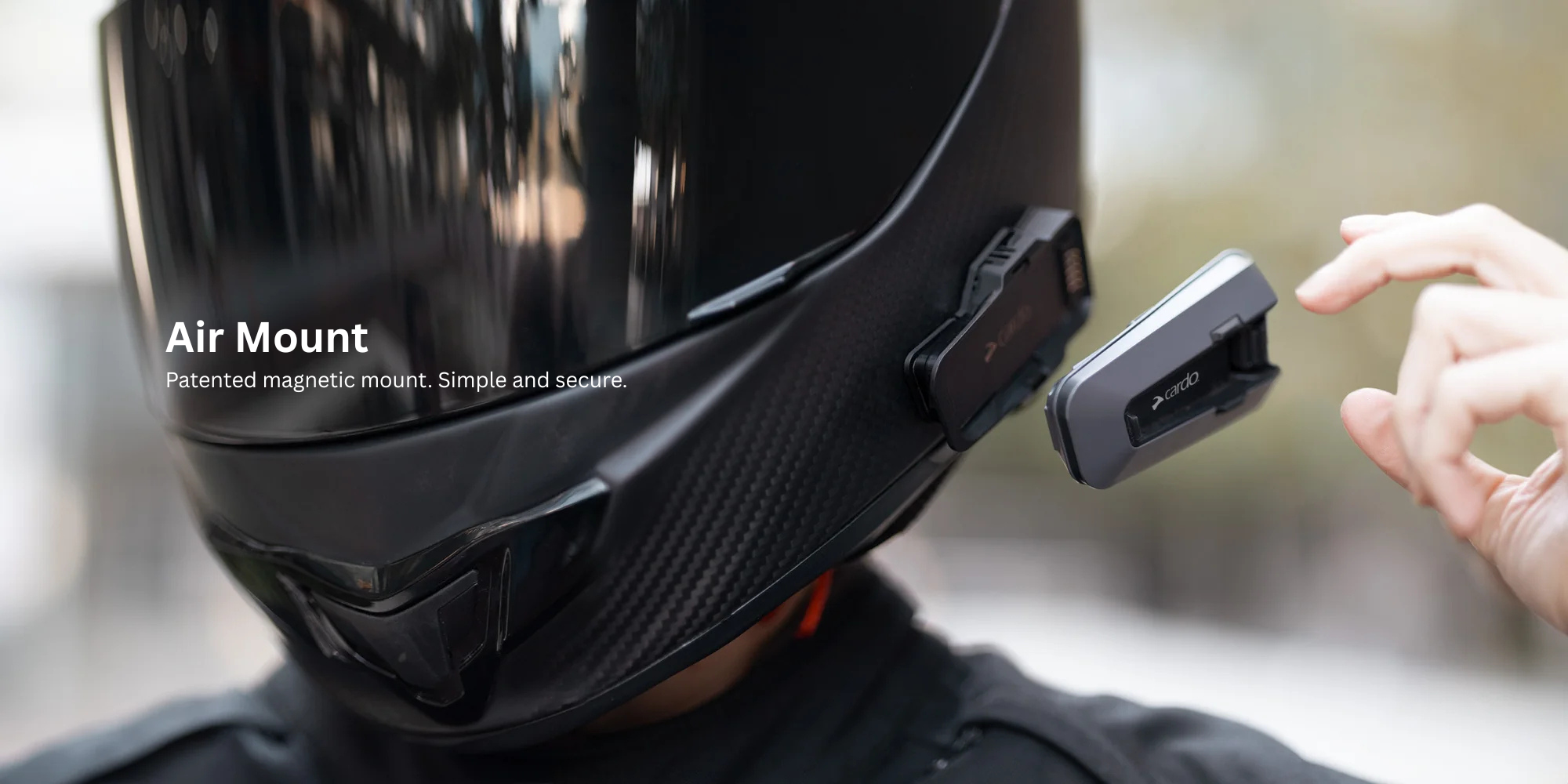 Air Mount Patented magnetic mount. Simple and secure.